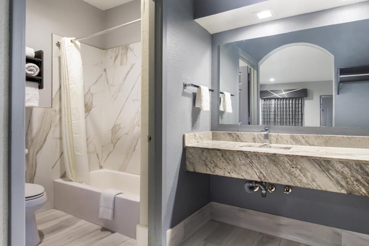 Americas Best Value Platinum Inn & Suites Houston Exterior foto